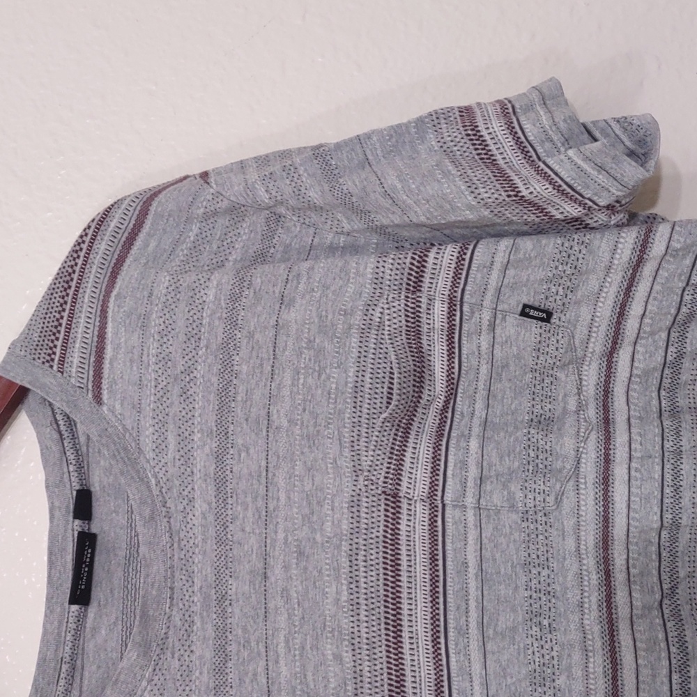 SLIGHTLY USED VANS T-SHIRT SIZE L COLOR GRAY AND BURGUNDY HAS POCKET - Picture 5 of 11
